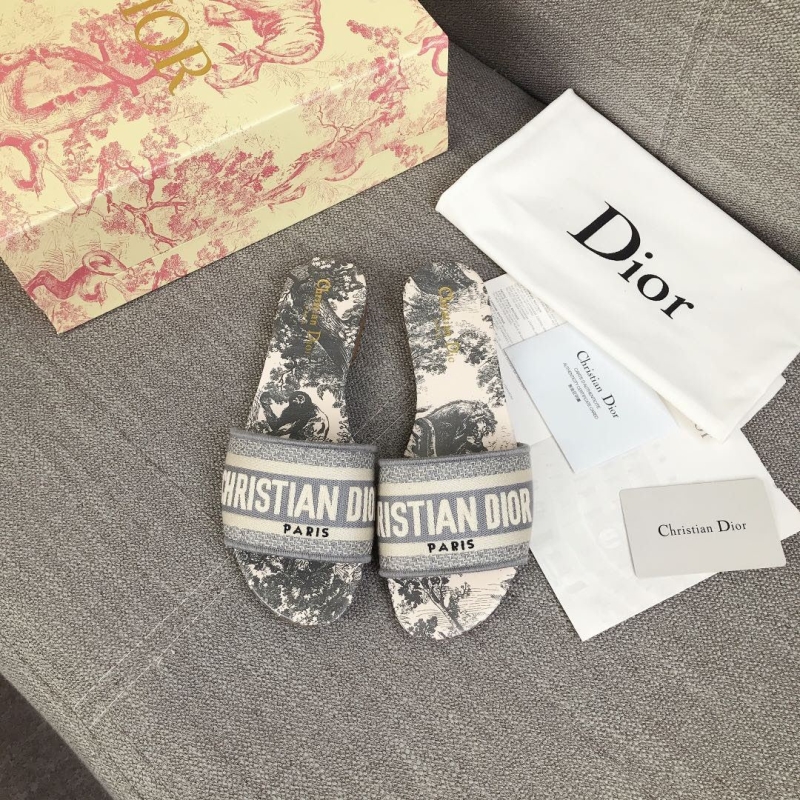 ch**an D*or slippers